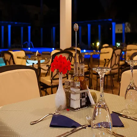 Aparthotel Pefkos Village 3*