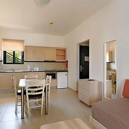 Aparthotel Pefkos Village 3*