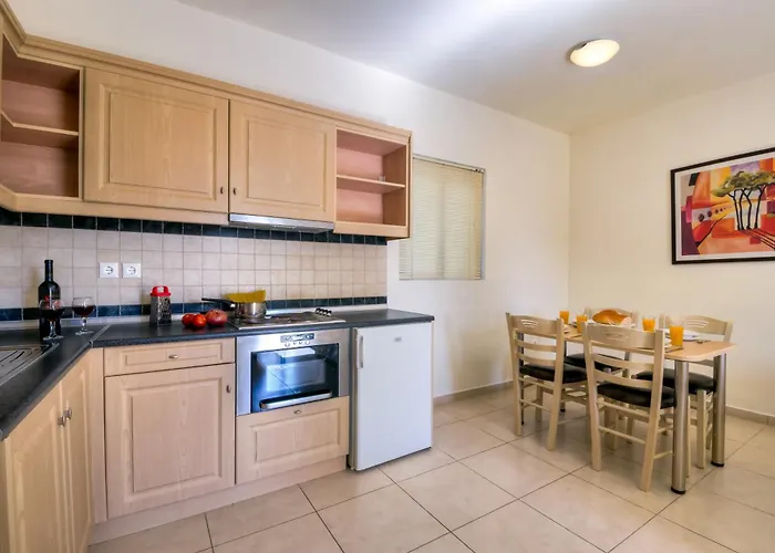 Pefkos Village Hotel apartamentowy