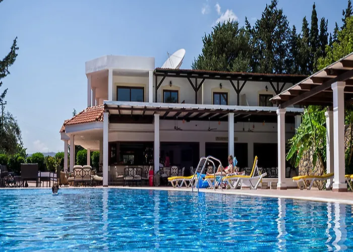 Aparthotel Pefkos Village