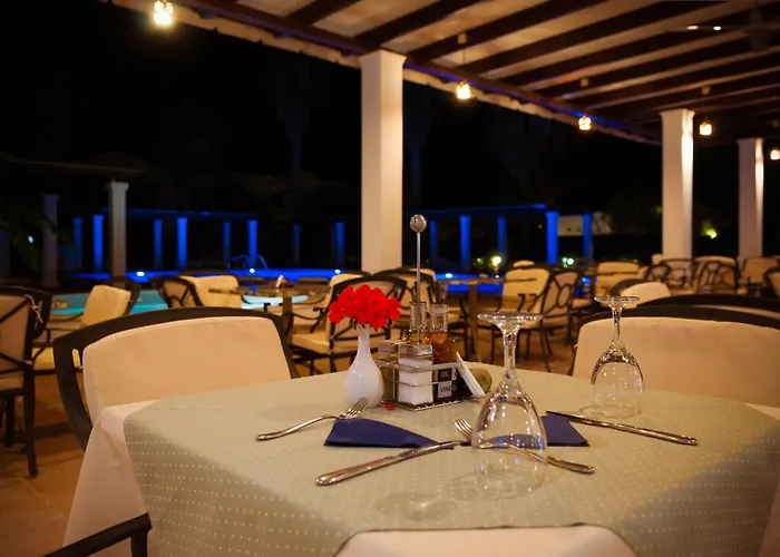 Pefkos Village 아파트호텔