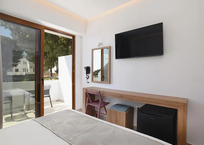 Pefkos Village Hotel apartamentowy 3*