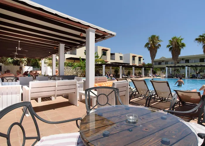 Hotel apartamentowy Pefkos Village