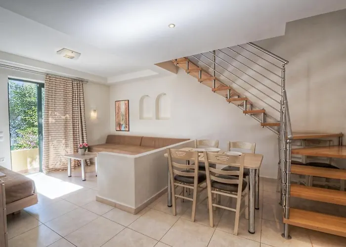 Aparthotel Pefkos Village 3*