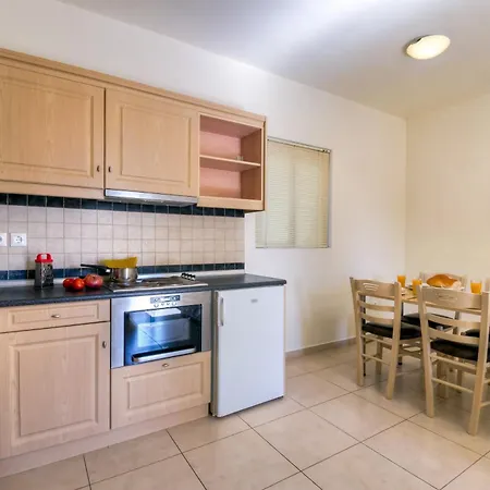 Pefkos Village Apartmanhotel